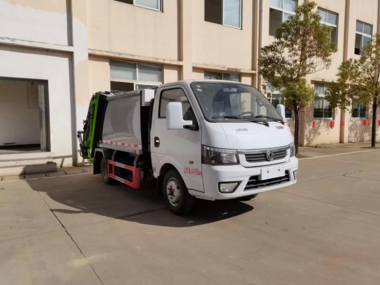 Xe thu gom rác vệ sinh môi trường đạt tiêu chuẩn khí thải quốc gia giai đoạn VI ra mắt, cùng chung tay xây dựng môi trường sống tươi đẹp